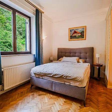 Parkside Haven With 4 Bedrooms & Free Parking * リュブリャナ