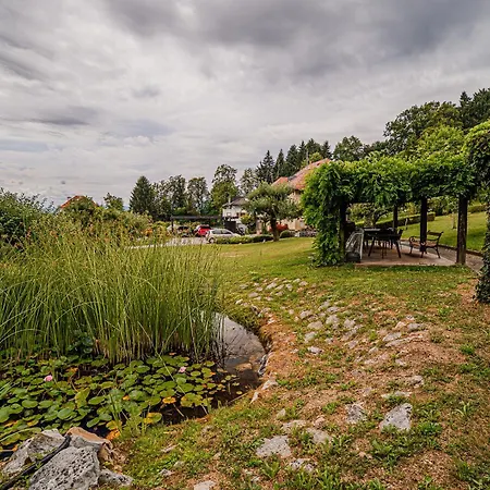 Apartman Parkside Haven With 4 Bedrooms & Free Parking Ljubljana