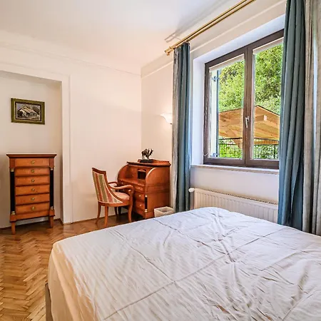 Parkside Haven With 4 Bedrooms & Free Parking