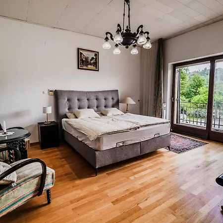 Parkside Haven With 4 Bedrooms & Free Parking Апартаменты Любляна