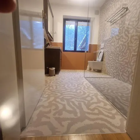 Διαμέρισμα Parkside Haven With 4 Bedrooms & Free Parking *