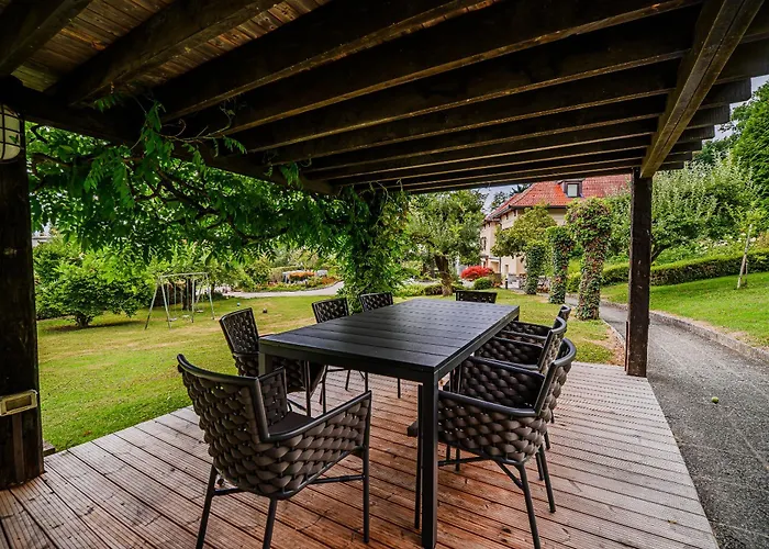 Parkside Haven With 4 Bedrooms & Free Parking