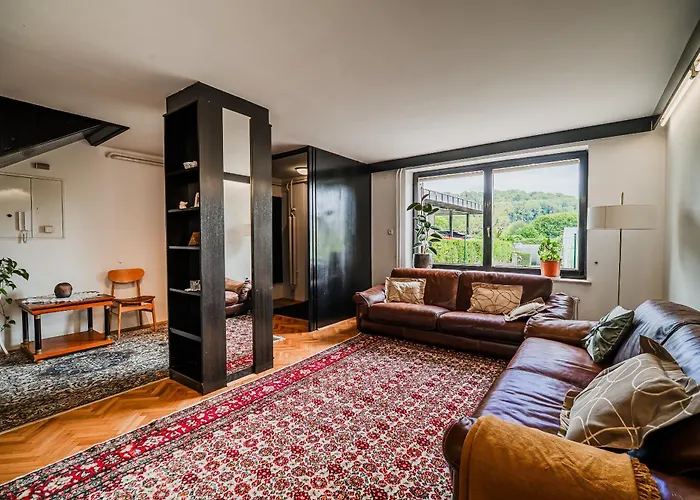 شقة Parkside Haven With 4 Bedrooms & Free Parking *