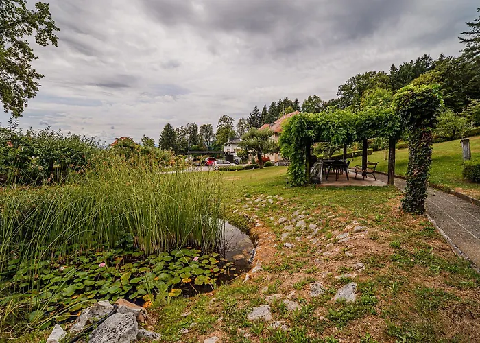 شقة Parkside Haven With 4 Bedrooms & Free Parking ليوبليانا