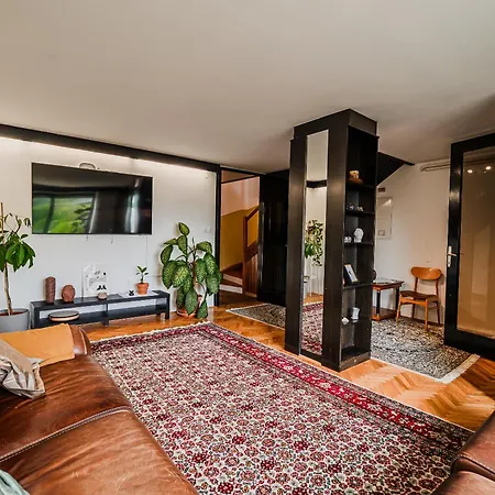 Parkside Haven With 4 Bedrooms & Free Parking *