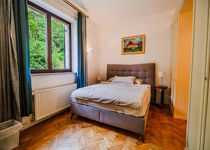 Parkside Haven With 4 Bedrooms & Free Parking * לובליאנה