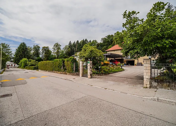 Parkside Haven With 4 Bedrooms & Free Parking לובליאנה