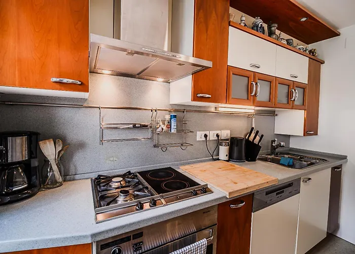 דירה Parkside Haven With 4 Bedrooms & Free Parking