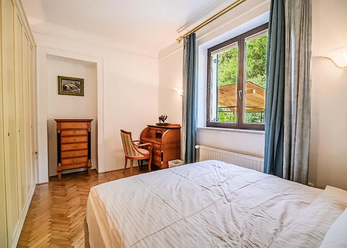 Parkside Haven With 4 Bedrooms & Free Parking