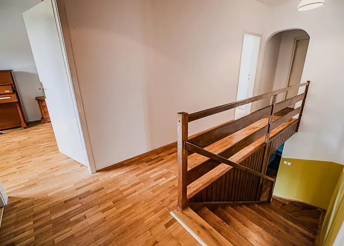 דירה Parkside Haven With 4 Bedrooms & Free Parking *