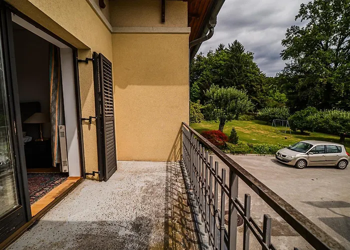 Parkside Haven With 4 Bedrooms & Free Parking דירה לובליאנה