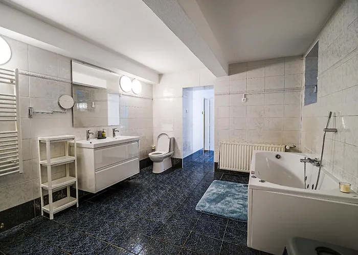 Parkside Haven With 4 Bedrooms & Free Parking