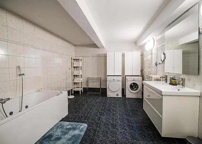 Parkside Haven With 4 Bedrooms & Free Parking * לובליאנה