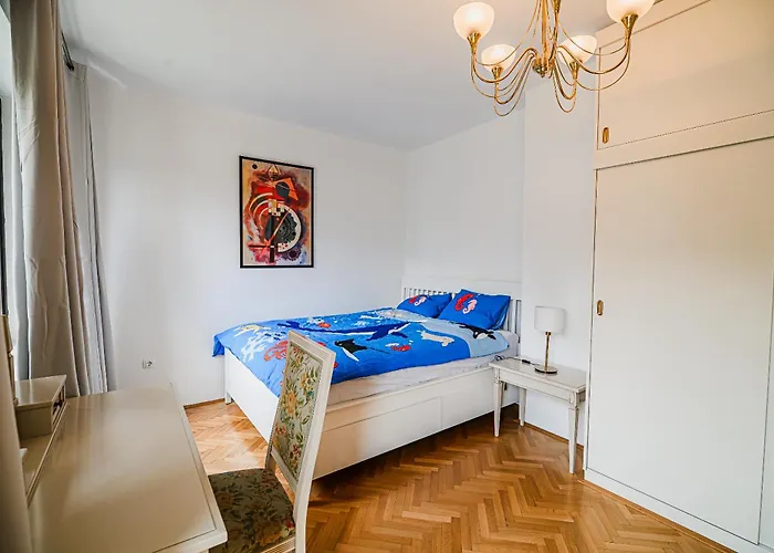 Parkside Haven With 4 Bedrooms & Free Parking דירה *