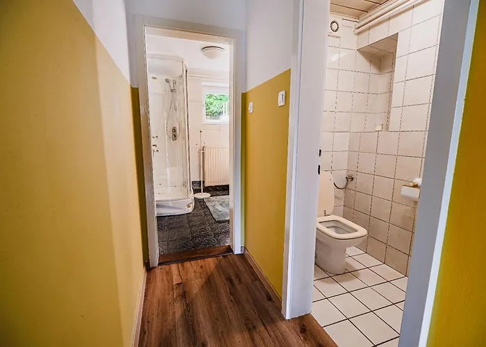 דירה Parkside Haven With 4 Bedrooms & Free Parking